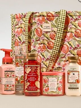 Bath & Body Works Vera Bradely Peach Blossom & Nectar 6 Piece  Bag Gift Set,